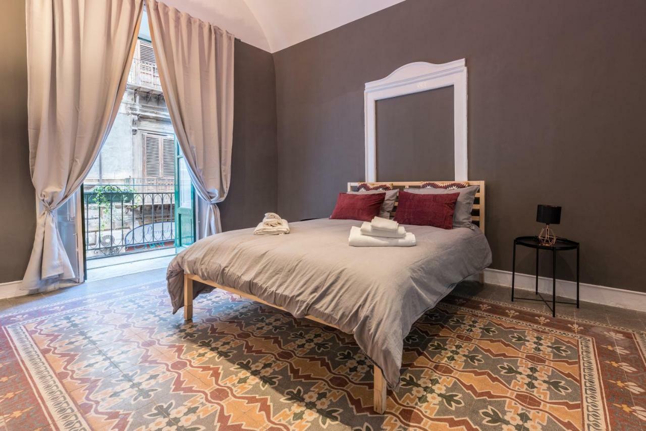 Qasr Home Beautiful Apartment In Палермо Экстерьер фото